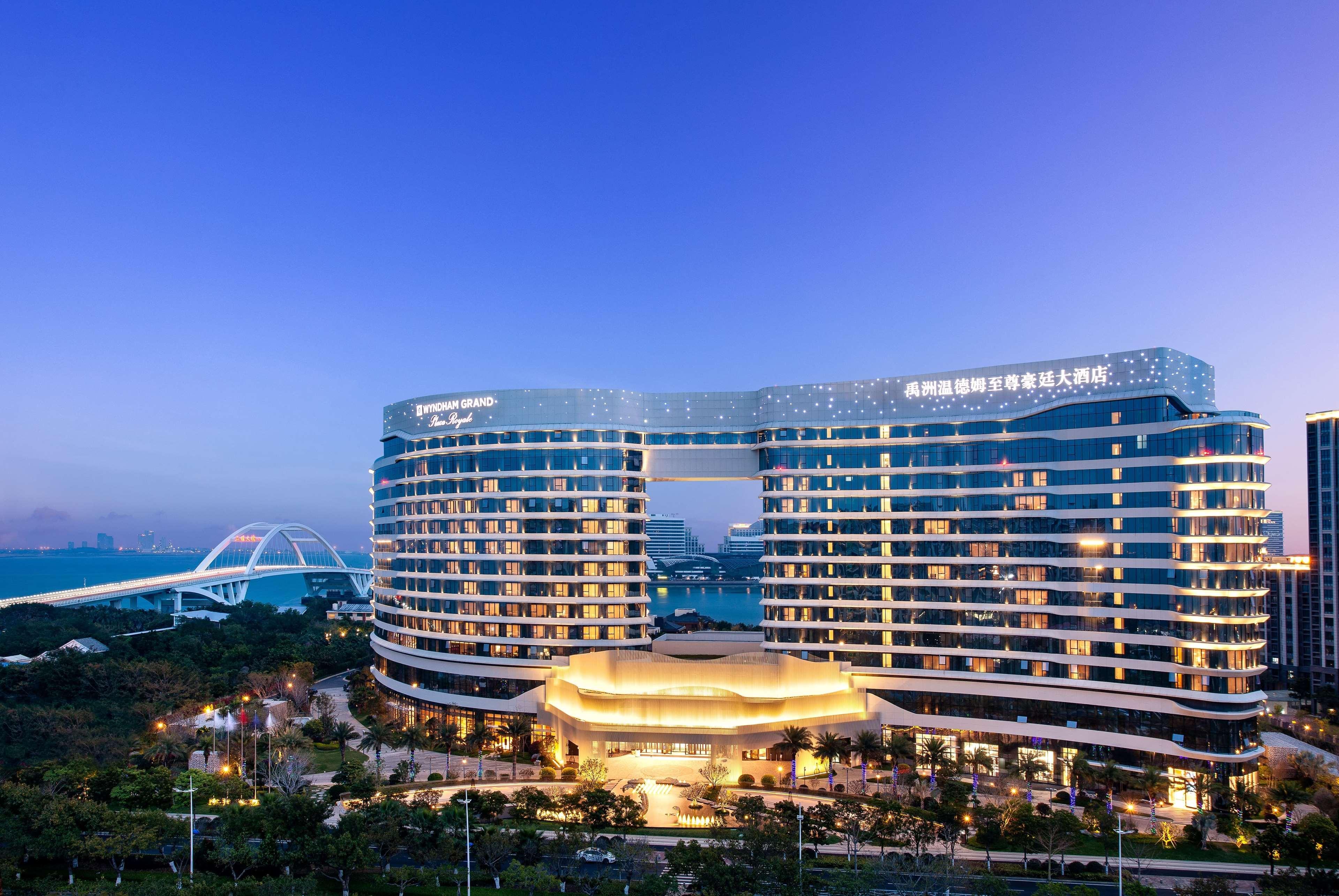Hotel Wyndham Grand Plaza Royale Yuzhou Xiamen Wuyuan Bay Exterior foto
