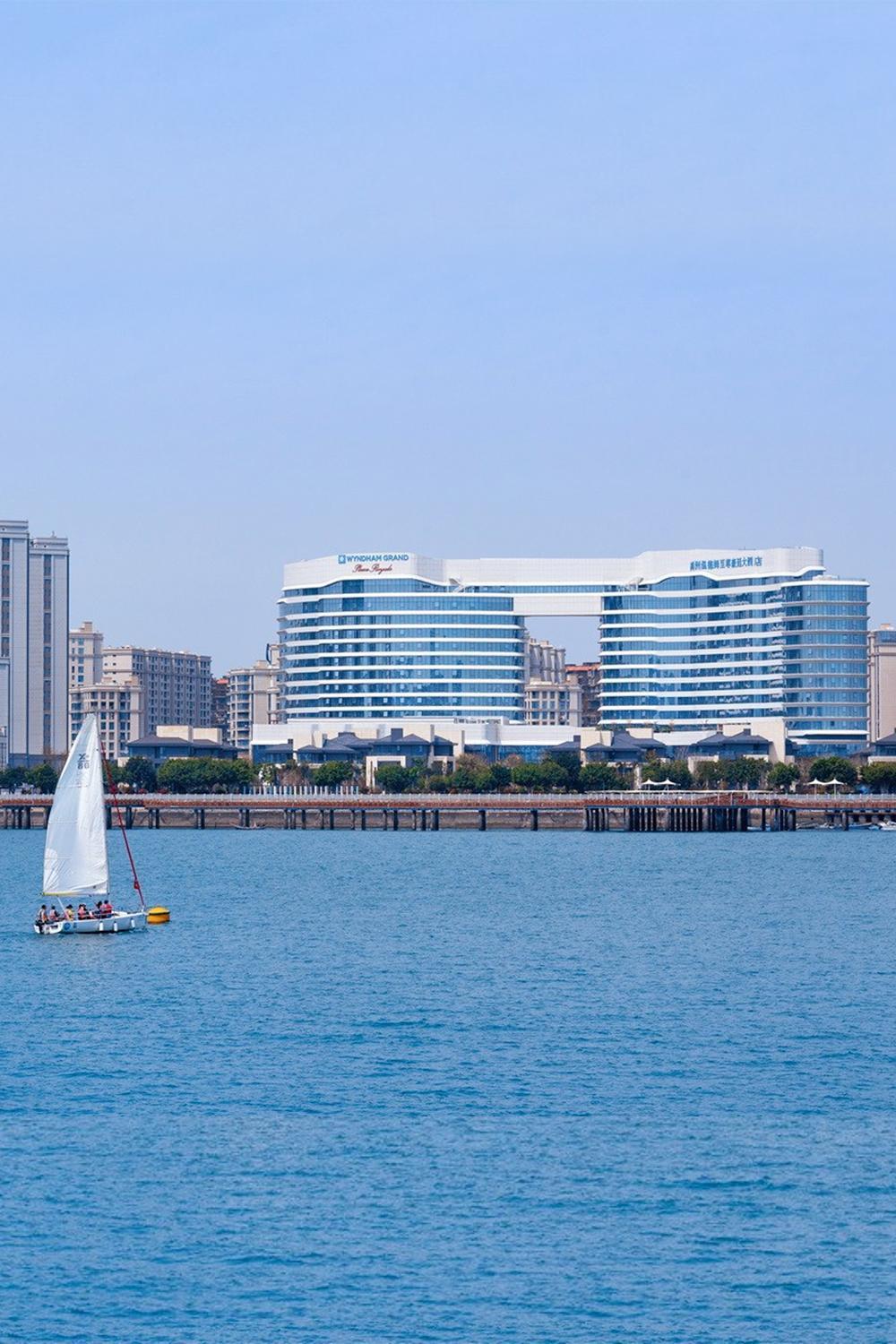 Hotel Wyndham Grand Plaza Royale Yuzhou Xiamen Wuyuan Bay Exterior foto