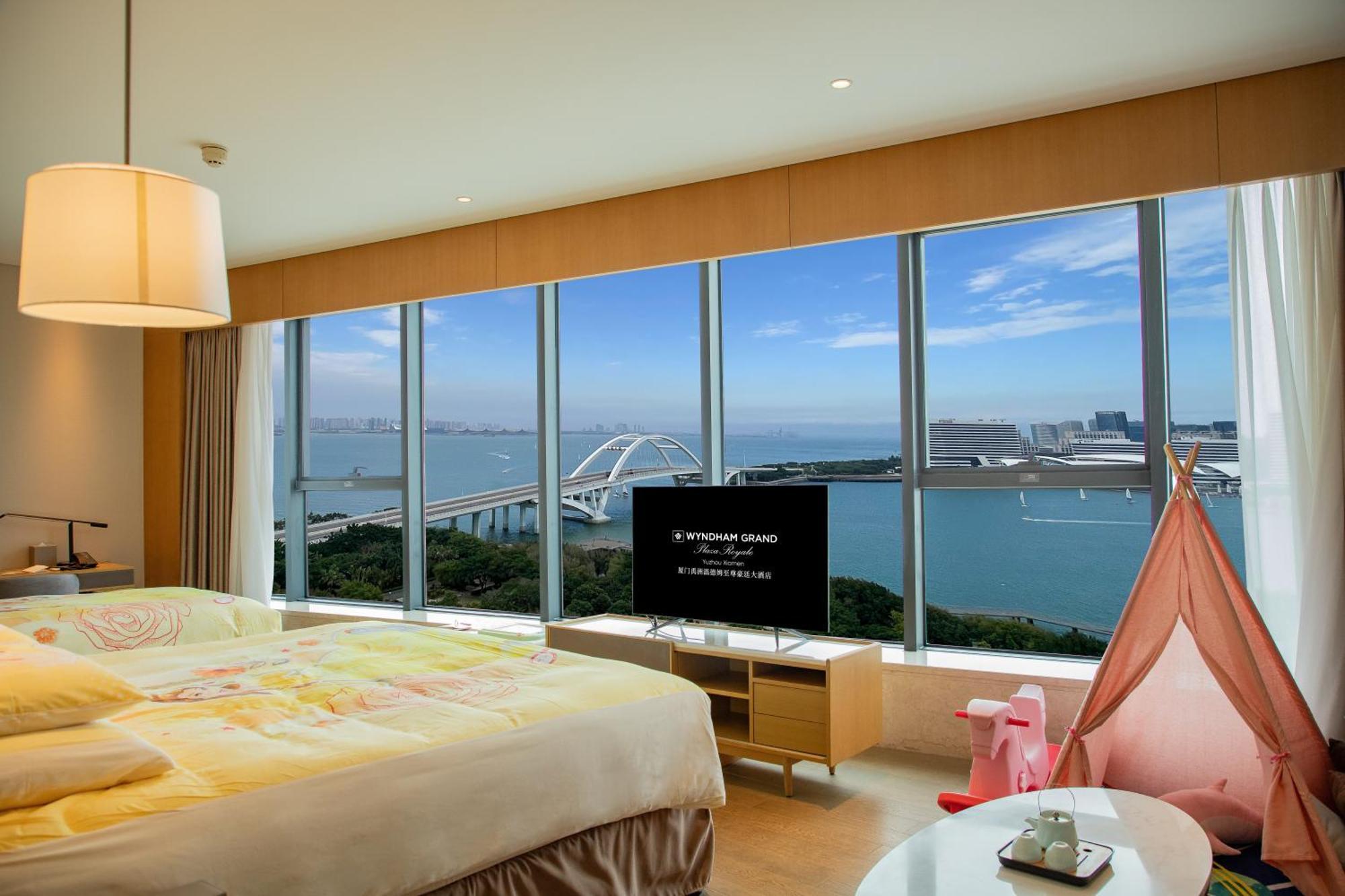 Hotel Wyndham Grand Plaza Royale Yuzhou Xiamen Wuyuan Bay Exterior foto