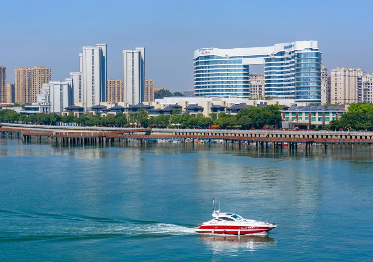 Hotel Wyndham Grand Plaza Royale Yuzhou Xiamen Wuyuan Bay Exterior foto