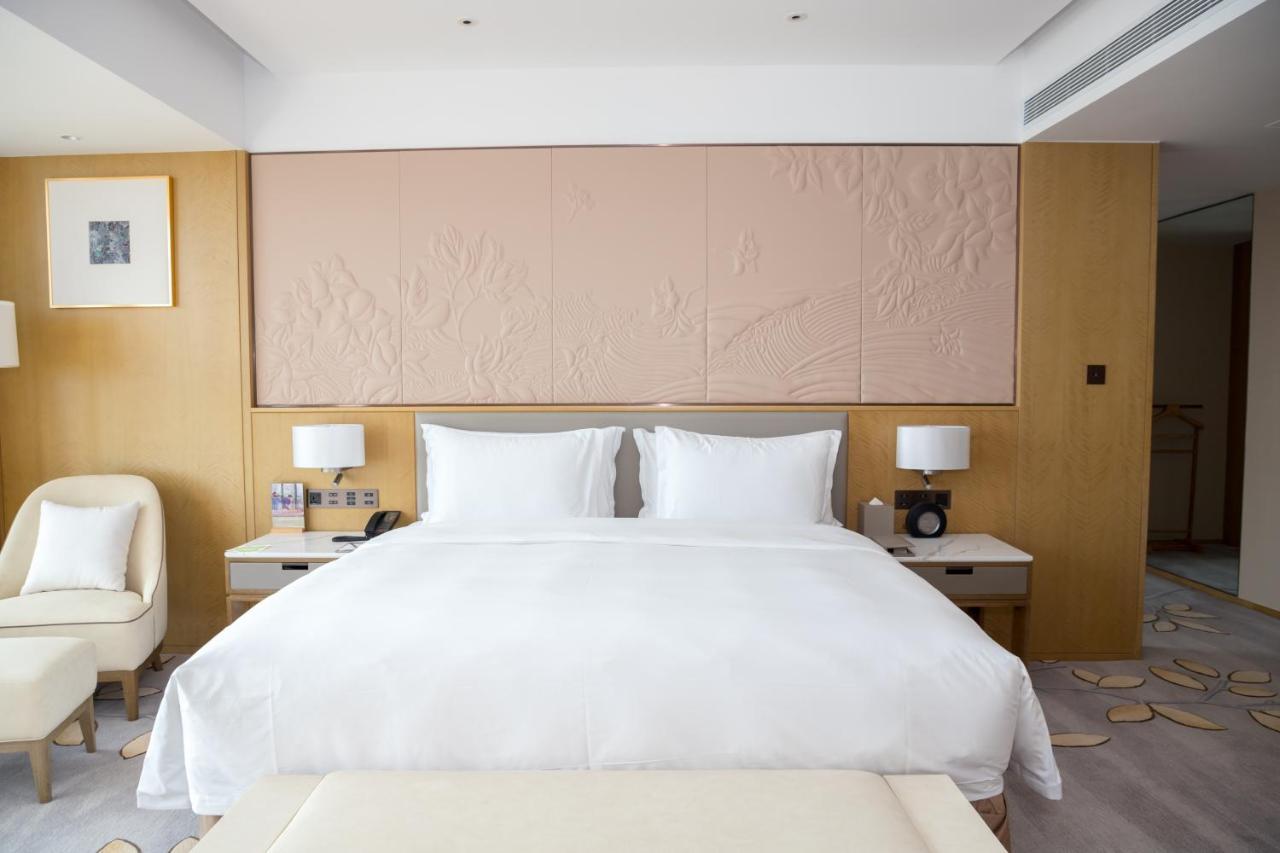 Hotel Wyndham Grand Plaza Royale Yuzhou Xiamen Wuyuan Bay Exterior foto